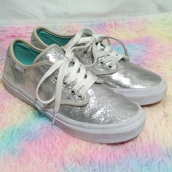 Vans Womens Gently Worn Camden Silver Metallic Shoes Sz.7.5 (X-104 CRATE) - Picture 1 of 12
